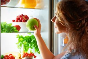 Zbog bakterija i voće i povrće mora u frižider: Doktorka otkriva kako da izbegnete trovanje