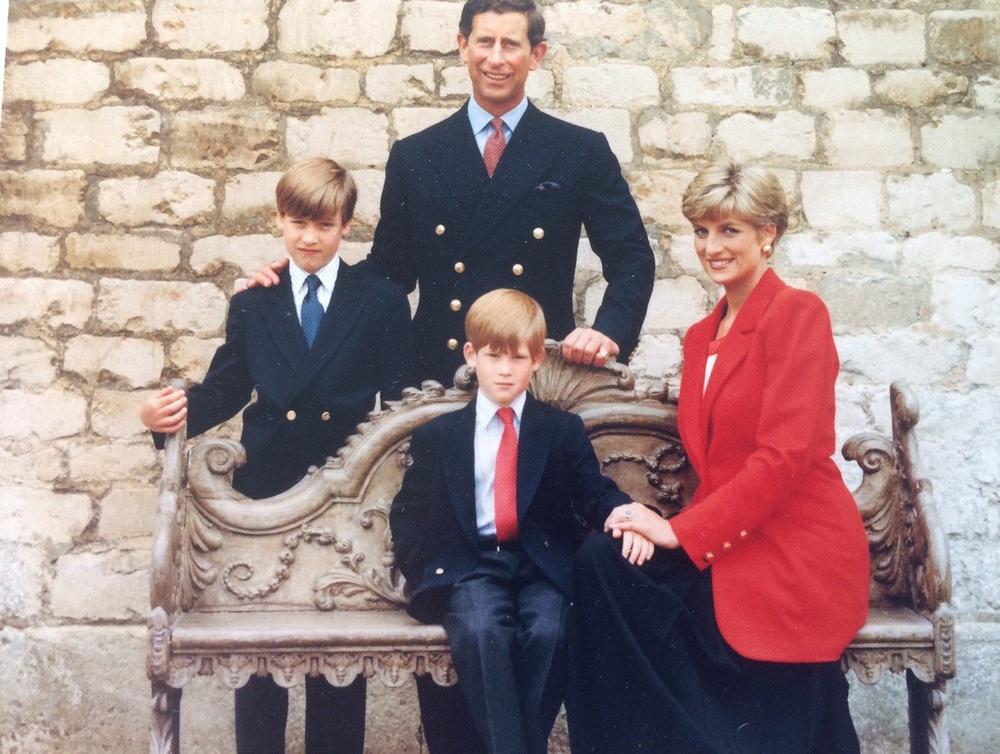 Nisu bili srećna porodica... Princ Vilijam sa ocem, majkom i bratom