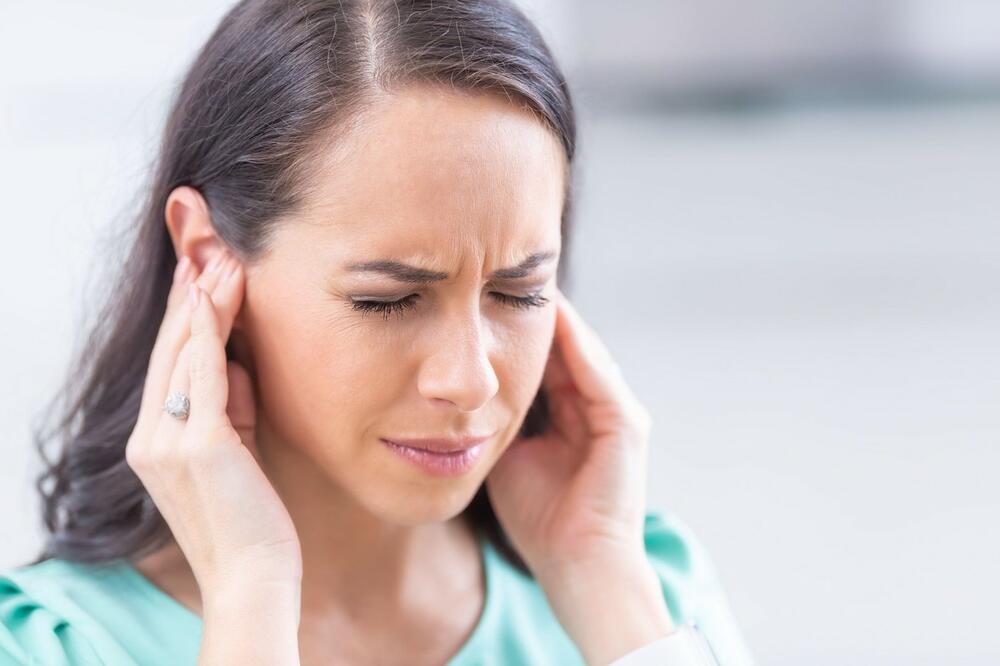 Šum u ušima može ukazivati sa infekciju uha ili početak menopauze
