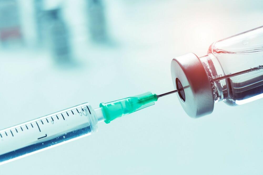 Starija populacija, hronični bolesnici, imunodeficijentne osobe i zdravstveni radnici trebalo bi da prime vakcinu protiv gripa