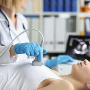 Šta je fibroadenom dojke: Evo na koje načine se manifestuje i dijagnostikuje