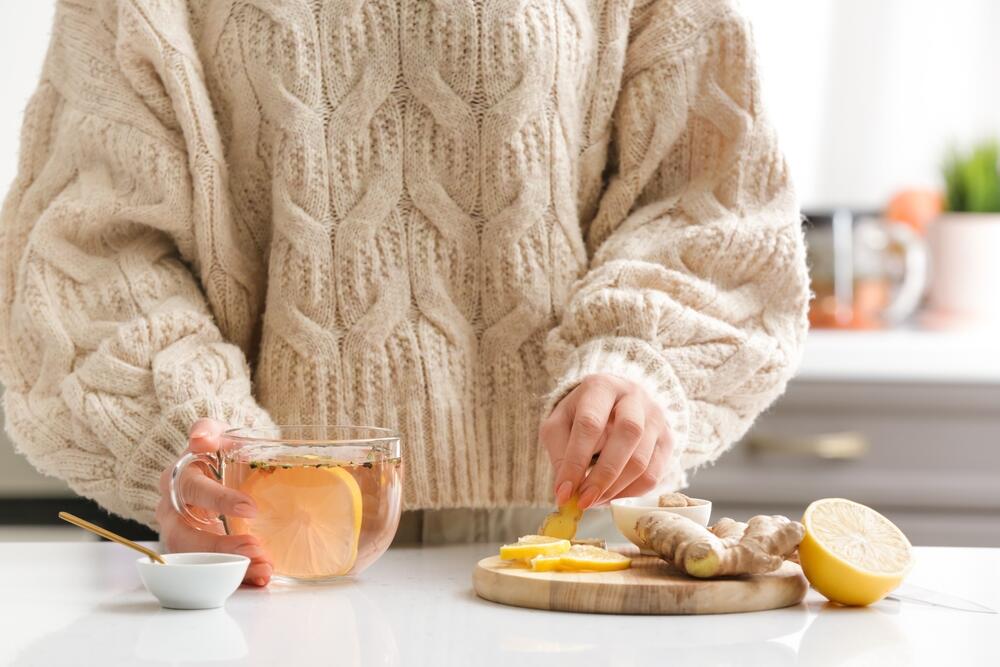 Čaj od đumbira pomaže dobro varenjei umanjuje osećaj nadimanja