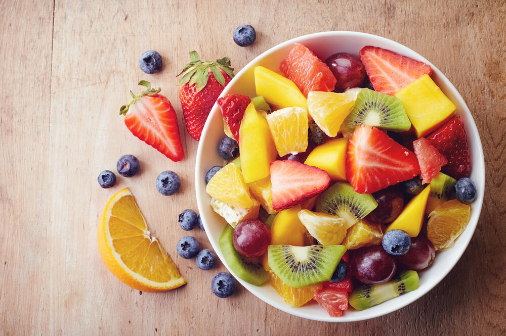 Uključivanje voća i povrća u ishranu jača imuni sistem i pomaže u prevenciji hroničnih bolesti.