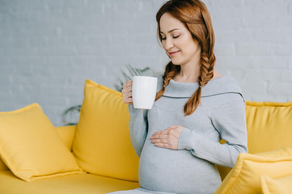 10 čajeva koji nisu za trudnice: U njima su jedinjenja koja mogu da dovedu do stomačnih tegoba, krvarenja i pobačaja