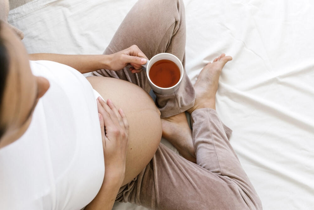 Najbolje da se konsultujete sa svojim lekarom pre nego što popijete bilo koju vrstu biljnog čaja tokom trudnoće