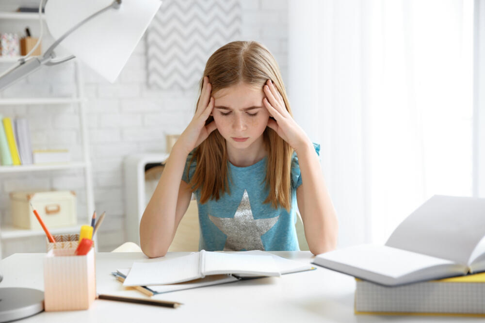 Migrene kod dece i tinejdžera: Ako se jave ovi simptomi, trk do lekara