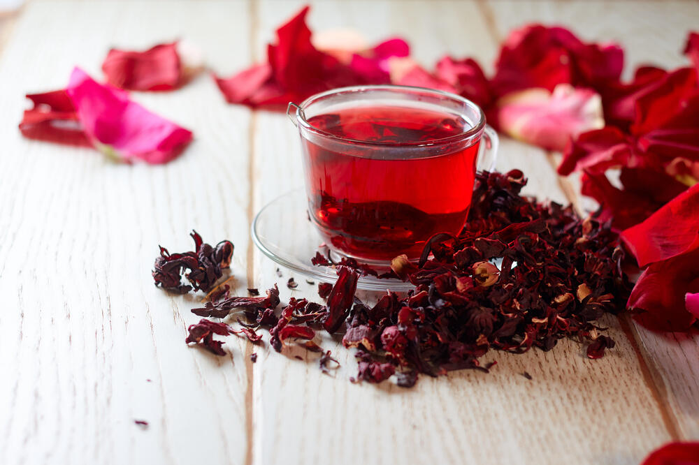 Čaj od ruže: Jača imunitet, popravlja raspoloženje i podmlađuju kožu