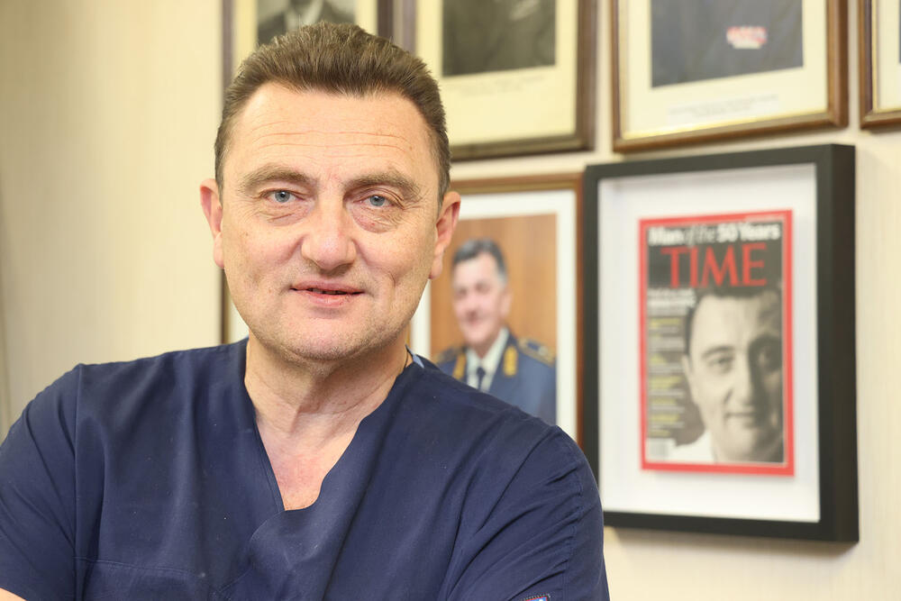 Nenad Stepić, Klinika za plastičnu hirurgiju i opekotine VMA, pukovnik prof. dr Nenad Stepić
