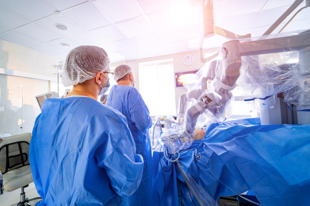 Operacije u Beču pomoću robota: Koristi četiri "ruke" za više preciznosti, sva odgovornost i dalje na hirurgu