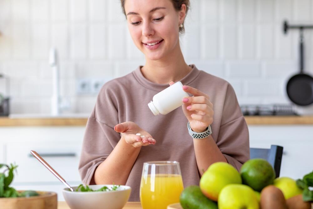 Citrusno voće i sokovi imaju visok sadržaj kiselina pa mogu smanjiti količinu leka koja se apsorbuje