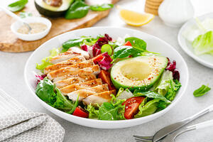 Ako ste alergični na gluten ovo je pravi recept za vas: Zdrava i hranljiva šarena salata