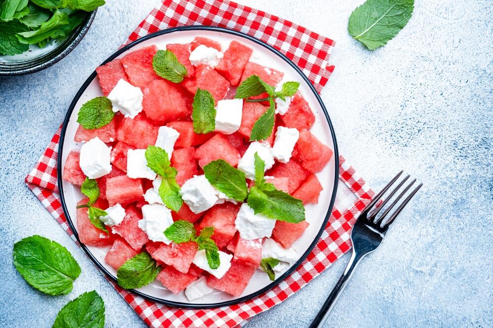 Salata od lubenice sa fetom i nanom: Rashlađuje, osvežava i puna je vitamina